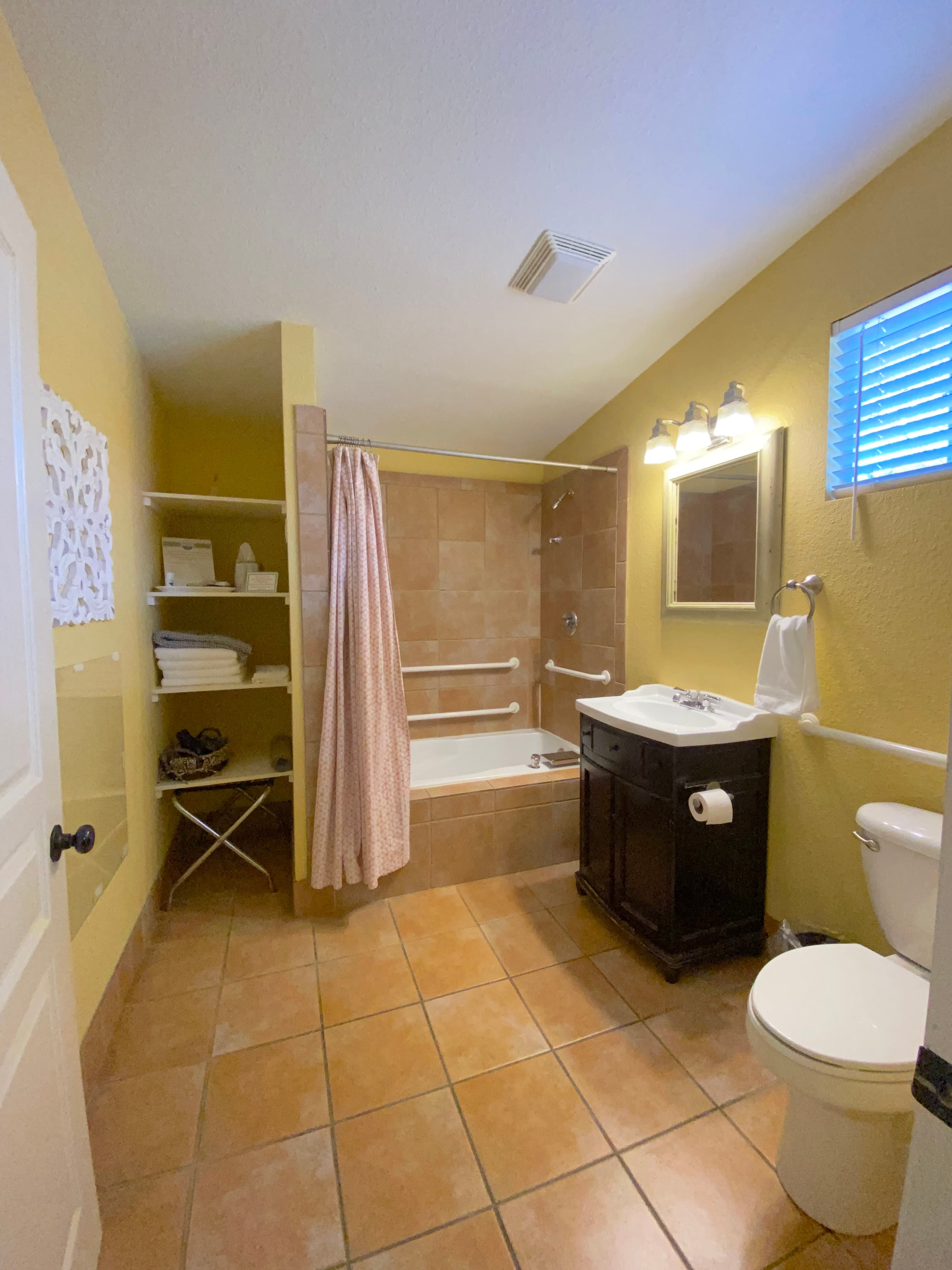 Juniper Room — Secluded Studio with Garden Patio & Jetted Tub interior view 3 at Comal Inn boutique vacation rental New Braunfels TX
